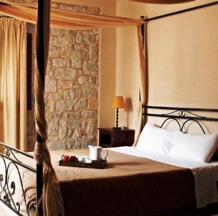 Vlyhada Guesthouse Pírgos Dhiroú 外观 照片