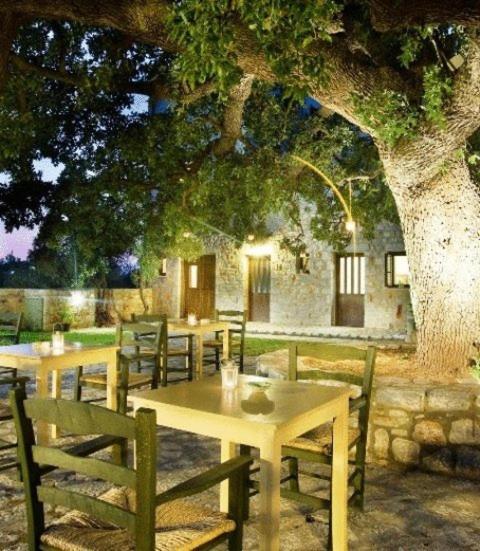 Vlyhada Guesthouse Pírgos Dhiroú 外观 照片